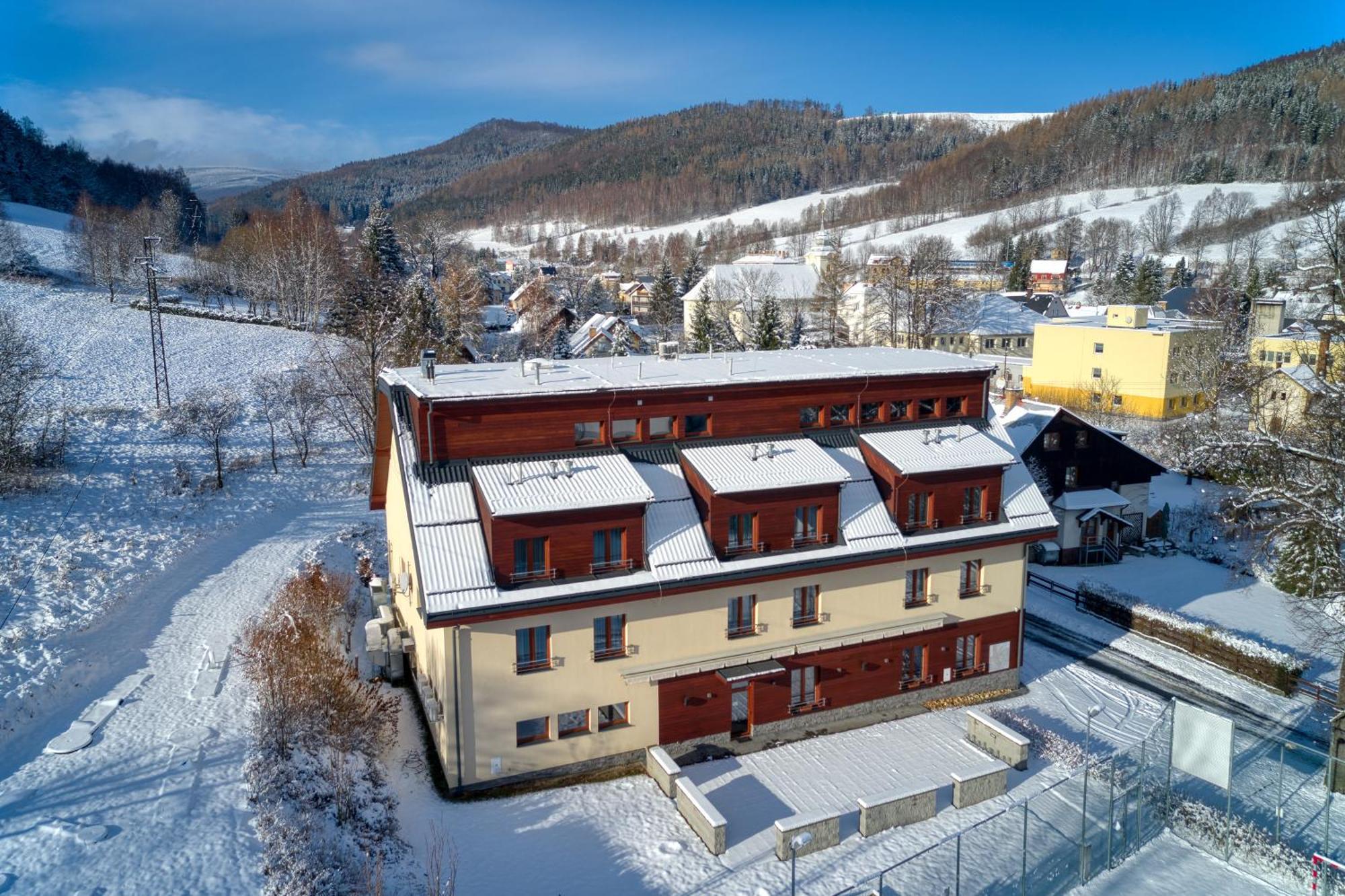 Hotel Toc Lipova Lazne Exterior foto