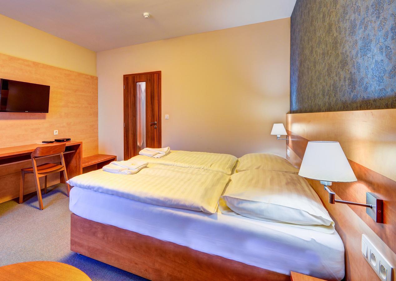 Hotel Toc Lipova Lazne Exterior foto